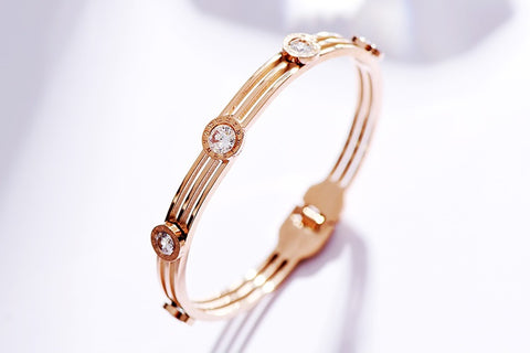 Roman in Love Bangle - Loville.co